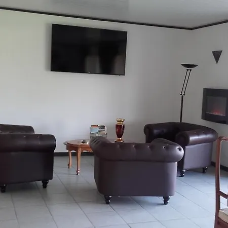 Chambres D'hotes Au Sarrailh 3*