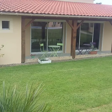 Chambres D'hotes Au Sarrailh 3*